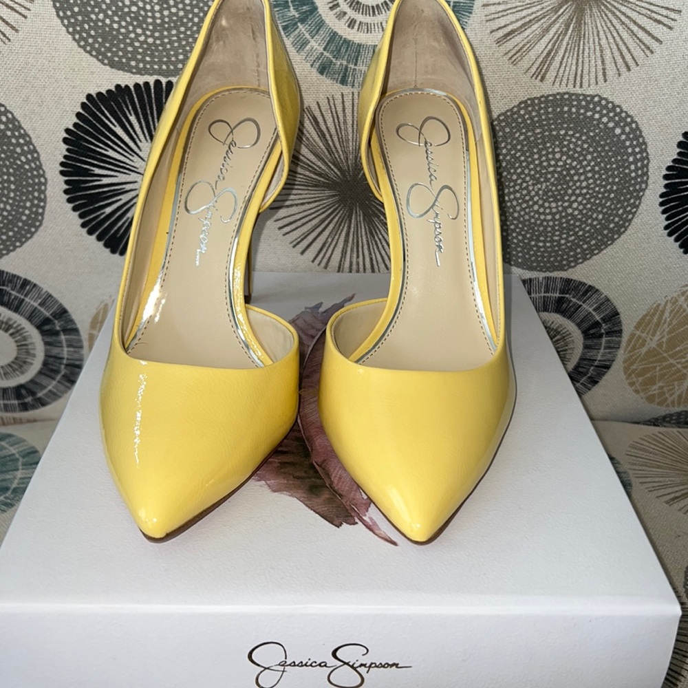 Yellow Pumps Jessica Simpson